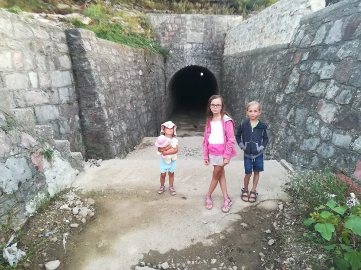 Tunel do plaży Devachen